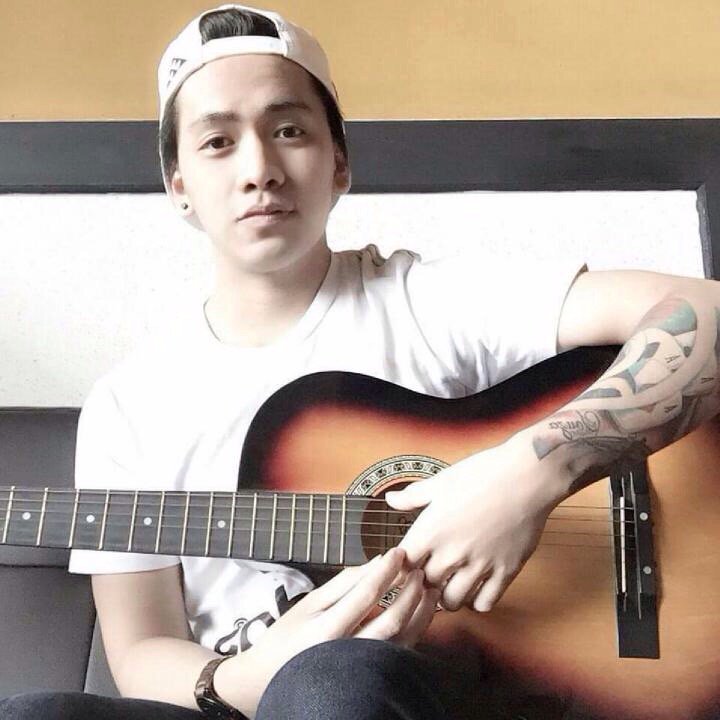 TomGoler's tweet photo. OMG! You have to see this. #BIGOLIVE > Kontes Foto Profil.   https://t.co/UCNvwVDt7N https://t.co/1tauDsWD6t