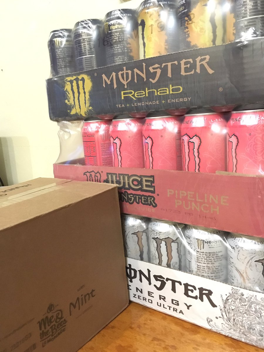 IAmThePipeline's tweet photo. We would like to give a huge thank you 💚 to @mvmt50 for keeping everyone charged 🔋 #divhackathon #latenights https://t.co/6jng5f28UK