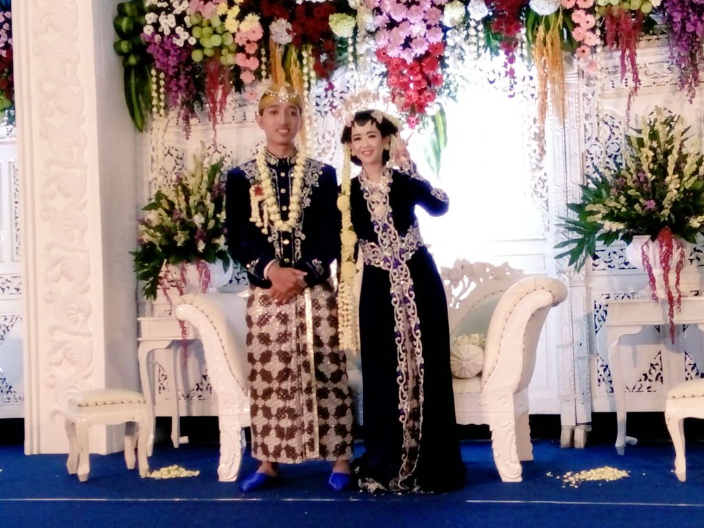 Selamat buat <a href="/NicaDelicia/">Monica Delicia</a> yang akhirnya melepas masa lajang, ceritanya curang sekalian ngerayain ultah nih, selamat ena ena yaaa 😂