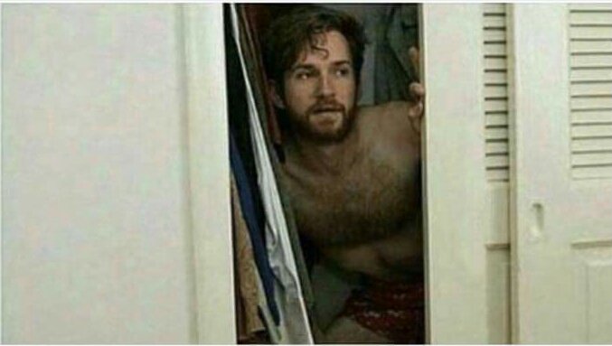 DecenTSuMeeT's tweet photo. *hiding from a serial killer*
 Banik: i will die if he finds me
Serial Killer: Upore aakash niche maati
Banik: Aar kichu baki thakle kou https://t.co/DEFEsH0Lw9