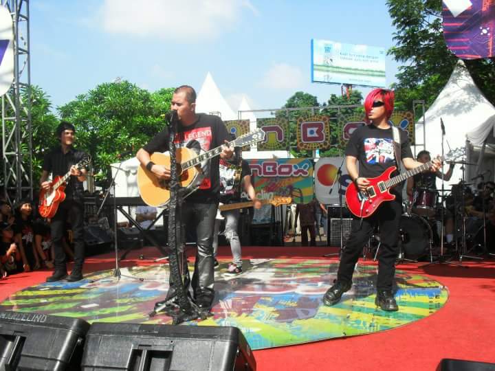 Nemu di galeri <a href="/AHMADDHANIPRAST/">Dhani Ahmad Prasetyo</a> <a href="/taraztaboo/">Taraz Bistara</a> <a href="/TRIAD_TRIAD/">T.R.I.A.D</a>