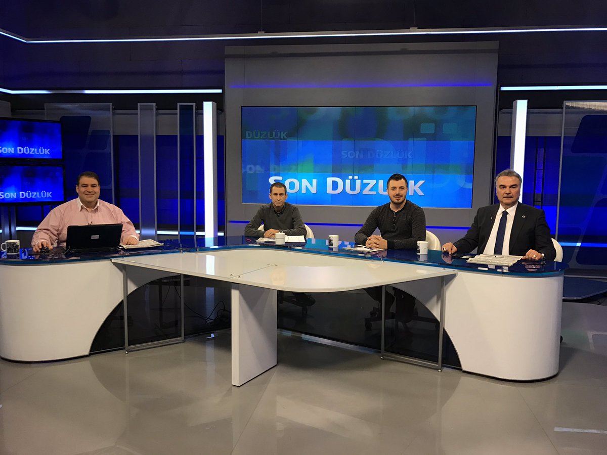 "SON DÜZLÜK" Başlıyor..Sevgili Ali Kayakıt ile beraberiz gündemi değerlendireceğiz.Bekleriz tüm dostları..TAY TV <a href="/netdcom/">netdcom</a> 10:30'da..Bekleriz