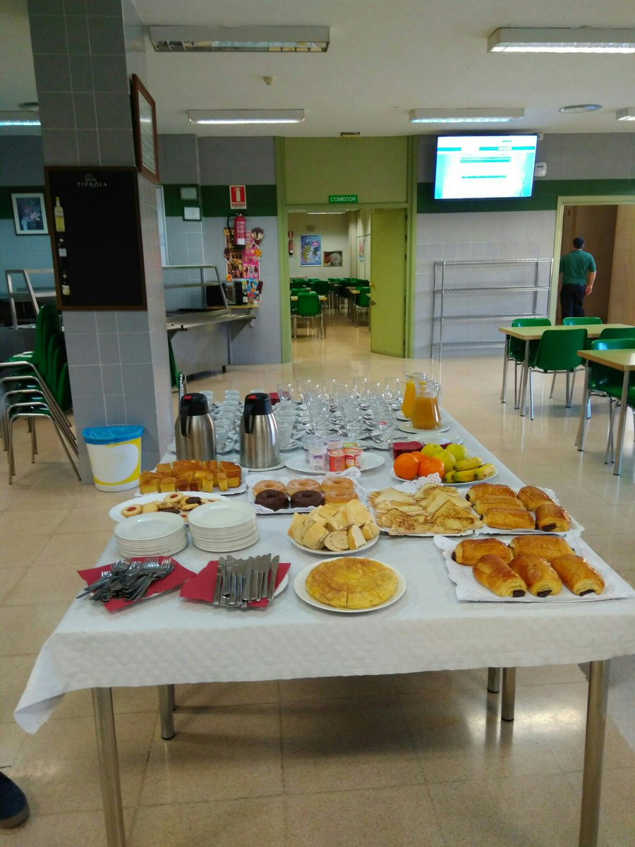 NiUnaMasApp's tweet photo. #HackForGood #HackForFood #H4GCC @CatedraTEF_UEx @pilardelpozov @chema_cm @pjclementem @aeprieto https://t.co/JMCRaMdjDE