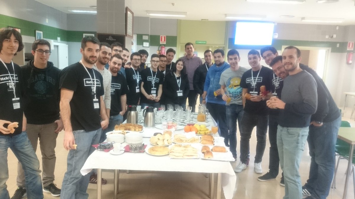 CatedraTEF_UEx's tweet image. Hora de reponer fuerzas #HackForFood #HackForGood #H4GCC