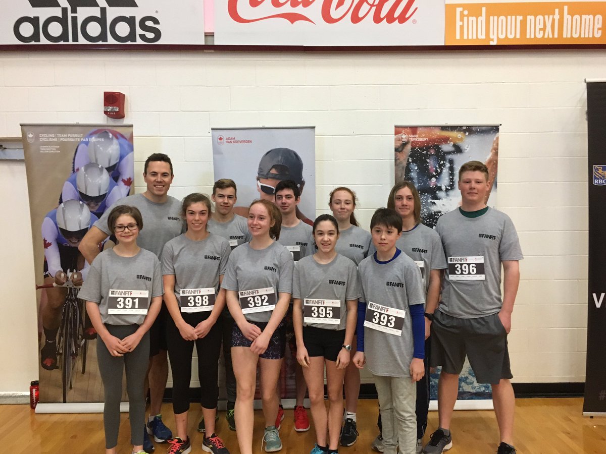 SenobeAquatic's tweet image. The @SenobeAquatic crew getting ready for the #RBCFANFIT Halifax event