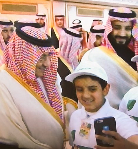 Alhoubail's tweet photo. أبن الشهيد / كتاب ماجد الحبيل الحمادي العتيبي
مع سمو سيدي محمد بن نايف
و ولي عهده في نهائي كأس ولي العهد
#العقيد_كتاب_ماجد_الحمادي https://t.co/WK3Oe6QXKR