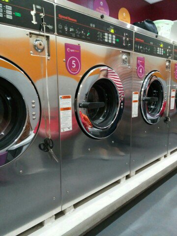 Psalmboy23's tweet photo. I'm at Quicklean Karuhatan - @quickleanph in Valenzuela City w/ @imelanylorenzo https://t.co/t7t6nUaoPT https://t.co/YN6eiDjUFQ