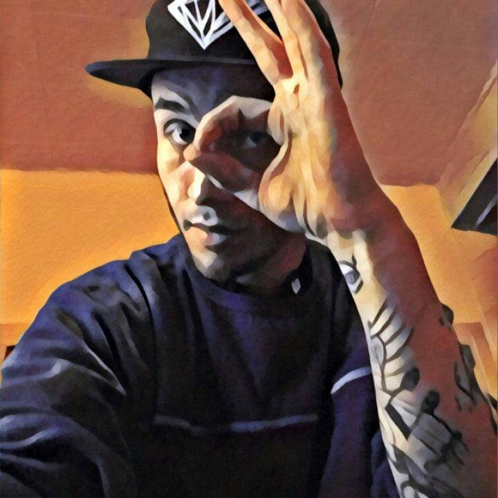 FyahOut's tweet photo. ✨🎂Chillin, relaxing, chillout together with #liveme TheHomeOfHiphop💯
https://t.co/rsRFHO1D8w https://t.co/jUHuOmicjP