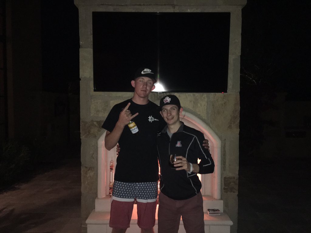 Alex_Parrish08's tweet photo. Tonight was brazy #toothlesscolt https://t.co/ubCRq2HJZI