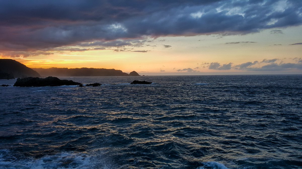 ovcharka28's tweet photo. Por la tierra hermana... Cudillero - Asturias #asturias #costa #mar #leonesp https://t.co/HNImGgbLMU