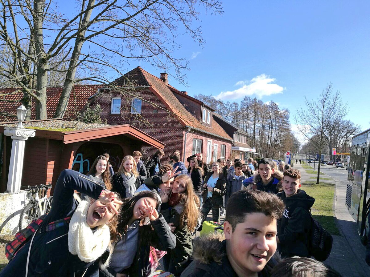 truebaikastetxe's tweet photo. Alemaniara joandako 3.DBHko ikasleek etxean dira!! Primeran pasa dute eta pozik itzuli dira izandako esperientziatik! #europeanexchange https://t.co/PE7LZv9FEk