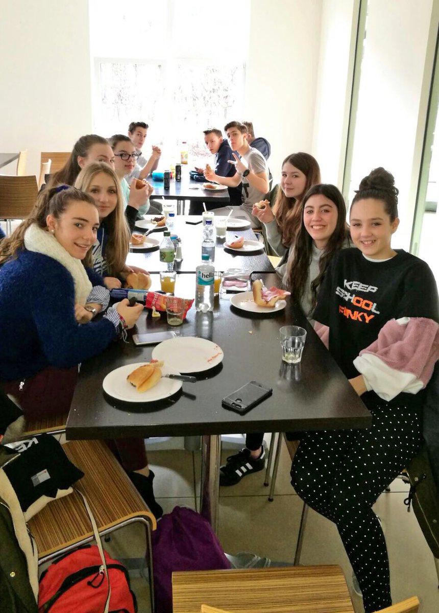 truebaikastetxe's tweet photo. Alemaniara joandako 3.DBHko ikasleek etxean dira!! Primeran pasa dute eta pozik itzuli dira izandako esperientziatik! #europeanexchange https://t.co/PE7LZv9FEk
