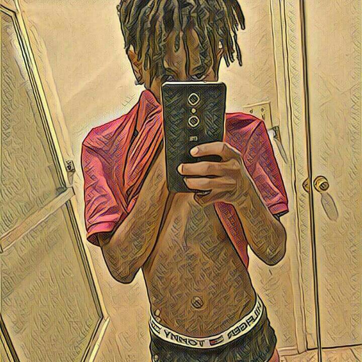 FyahOut's tweet photo. ✨🎂Chillin, relaxing, chillout together with #liveme OTF PAPPY😈: 
https://t.co/o4hAQNoeid https://t.co/hRoTq44uOS