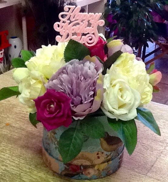 BoutiqueBouquet's tweet photo. Mothers Day At Bouquet Boutique #bouquetboutiqueliverpool #mothersdayflowers #boxesofflowers #liverpoolflorist #shoplocal 259-9393 https://t.co/jd8hy181QJ
