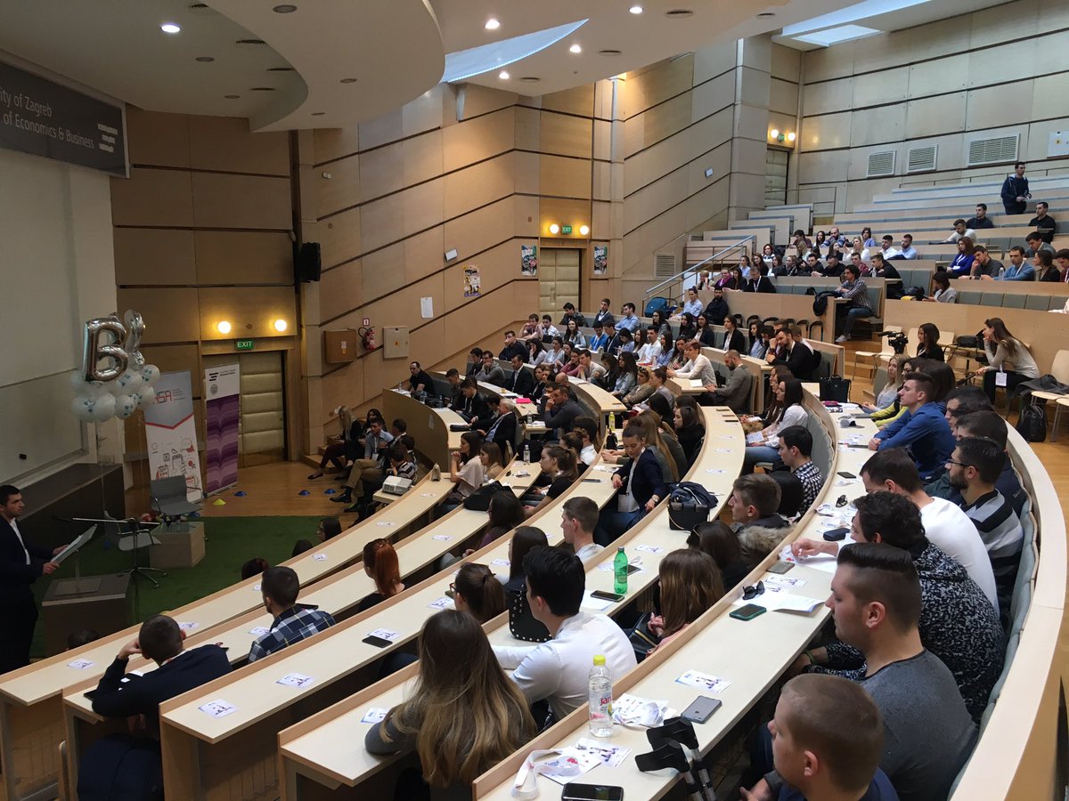HSAhr's tweet photo. Krenuli smo, prva stanica je na putu! Otvorena je BUS konferencija. #uhvatibus #HSAhr https://t.co/lgCuUbejOu