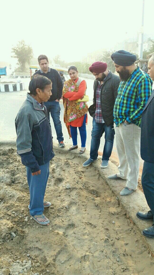 SimranS14329752's tweet photo. Why ticket only to shokeen's #sukhwindergullu deserving candidate @AashishKhetan @aajtak https://t.co/DJZfi6UWT0