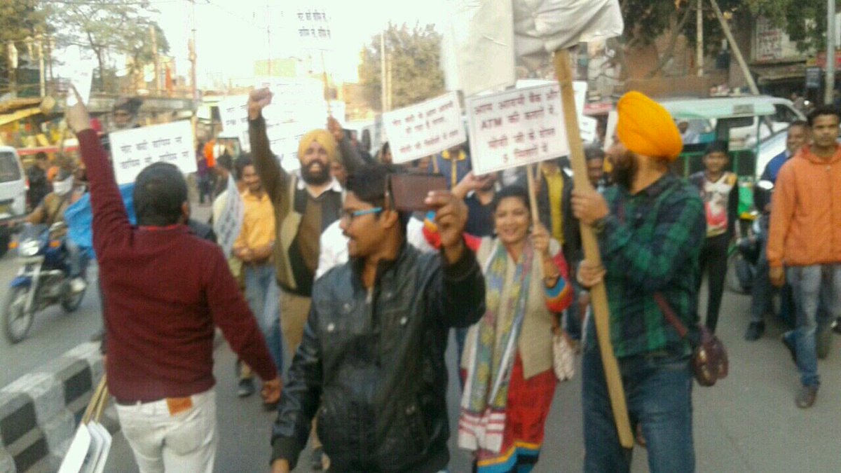 SimranS14329752's tweet photo. AAP nehi tu koi nehi #voteforsukhwindergullu @raghav_chadha https://t.co/7ieSAF4NL5
