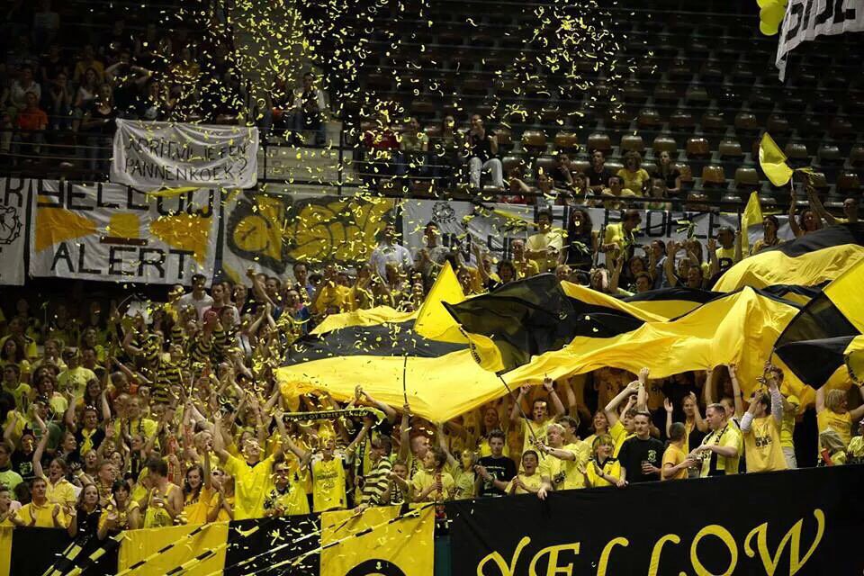 svanraffe's tweet photo. Mooi middagje/avondje korfbal voor de boeg. Hup geel! https://t.co/hCGg5AtKRS