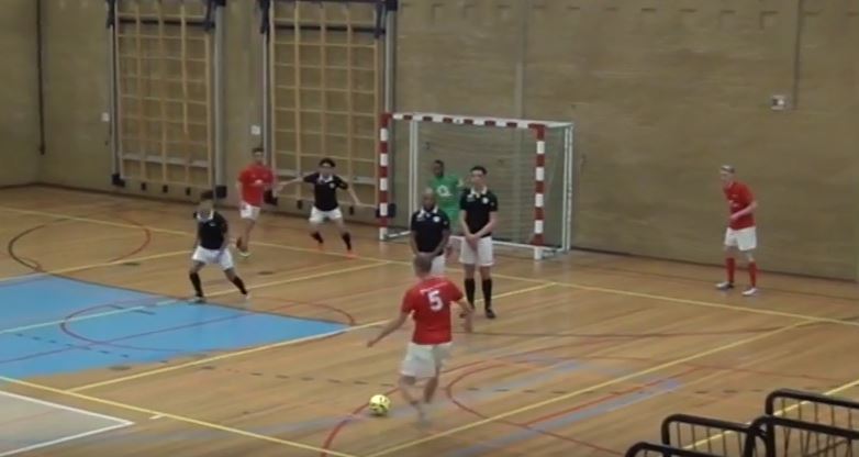 VoetbalGelderland.nl (@geldersvoetbal) on Twitter photo Topklasse zaal: <a href="/wsv_voetbal/">WSV Apeldoorn</a> 2 onderuit bij <a href="/Excelsior31zaal/">Excelsior'31 zaal</a>, <a href="/MadererosCF/">Madereros C.F.</a> winnaar derby tegen <a href="/SC_Olympic/">Sportclub Olympic</a> (VIDEO’S) hetgeldersevoetbal.nl/topklasse-zaal… Topklasse zaal: <a href="/wsv_voetbal/">WSV Apeldoorn</a> 2 onderuit bij <a href="/Excelsior31zaal/">Excelsior'31 zaal</a>, <a href="/MadererosCF/">Madereros C.F.</a> winnaar derby tegen <a href="/SC_Olympic/">Sportclub Olympic</a> (VIDEO’S) hetgeldersevoetbal.nl/topklasse-zaal…