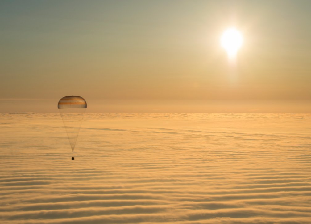ShuttleAlmanac's tweet photo. Mar. 11, 2015 - Landing of the Soyuz-TMA14M #Exp41/42 crew Samokutayev, Serova and Wilmore after 167 days in Space. https://t.co/hmu0eU0yfO