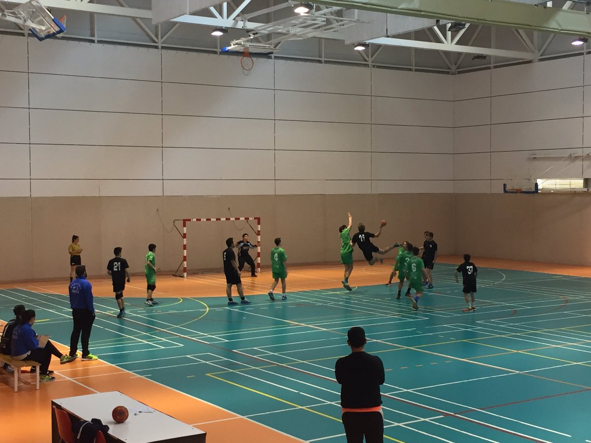 DeportePadul's tweet photo. Esta mañana se están disputando los partidos BM Padul - BM Vegas de categorías cadete e infantil en el Pabellón Municipal https://t.co/u1zDJ0ygdo