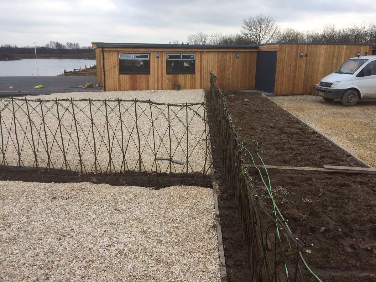 GreenFactoryLtd's tweet photo. Completed willow #livefence @TyramLakes #biodiversity #greentourism https://t.co/sKq8ZNBUKn