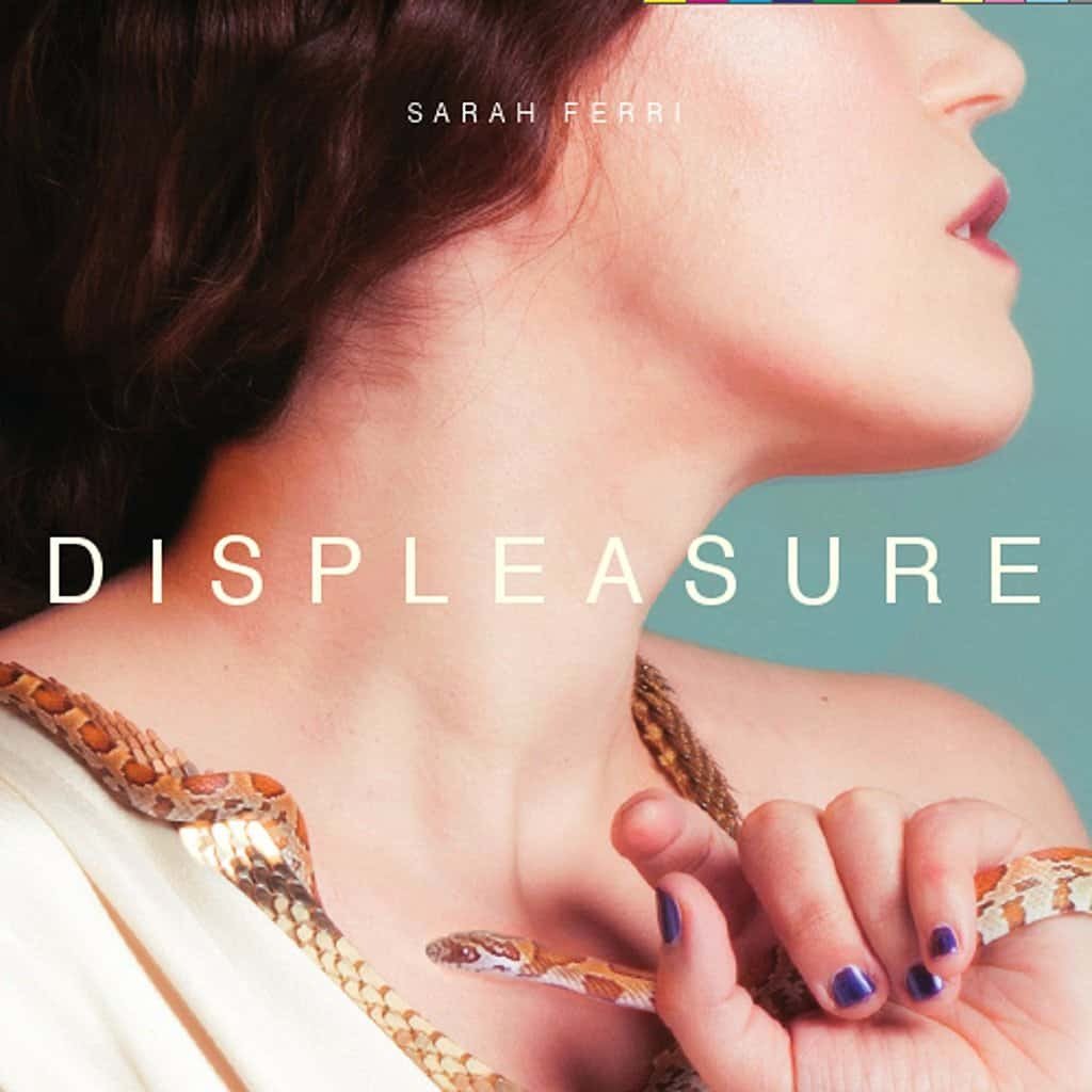 Feuilletonscout's tweet photo. Sarah Ferri legt mit ihrem 2. Album „#Displeasure“ ein  interessantes Gegenstück zu ihrem Debüt vor @SarahFerriMusic https://t.co/koCyJbYJ78 https://t.co/9cwyFLffPI