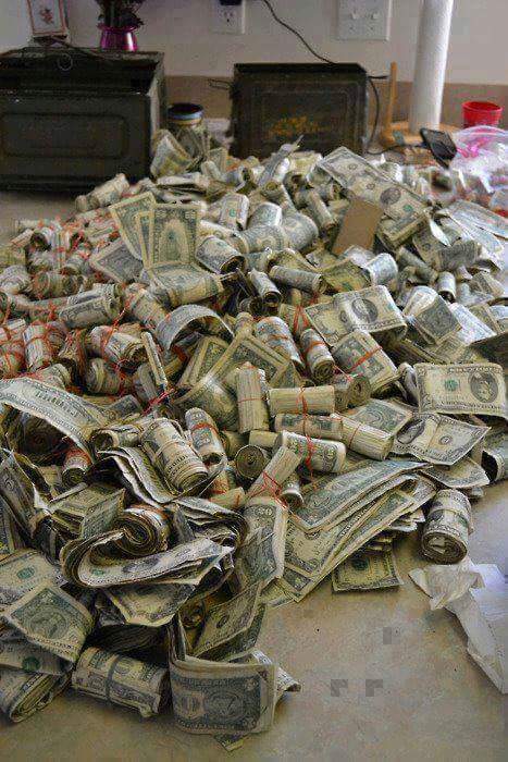 ayoolarichard5's tweet photo. #💰 rocks!!! https://t.co/oLTditETs4