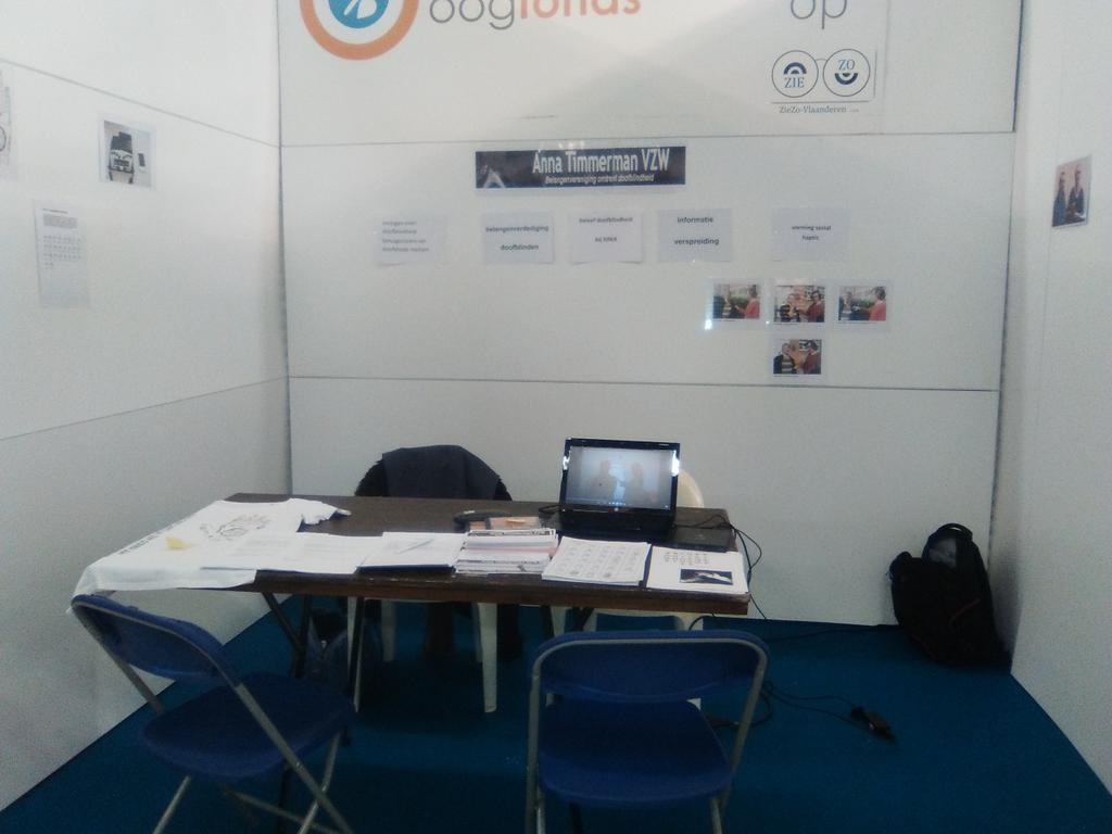 AnnaTimmeman's tweet photo. We staan op de ZIEZO-beurs vandaag. Als je even langs onze stand komt, vertellen we je alles over doofblibdheid #doofblind #ziezo https://t.co/OMYce92eZM