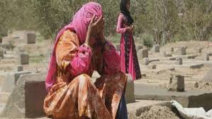 سَتنتهي آلحَـرب ،،، 

وَ يتصـآفح قآدتُها ، وَ تبقـى تِلك العَجوز 
تنتـظِر عَودةٕ 

إبنـها آلـذي آسـتُشهد 💔