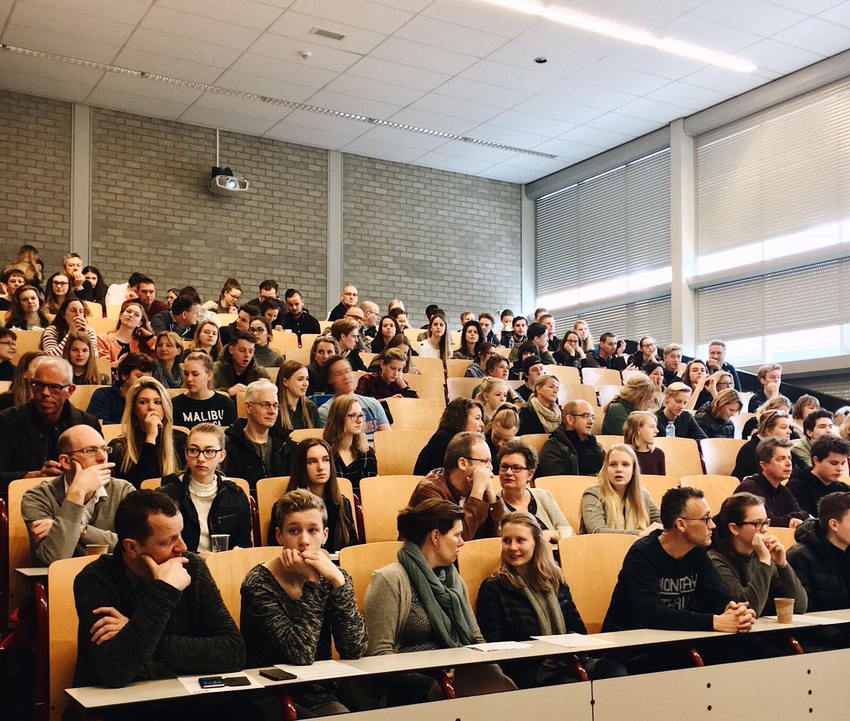 HU_Utrecht's tweet photo. Het is al lekker druk bij sommige voorlichtingsrondes op de #opendagHU! https://t.co/7KFNjy3x5x