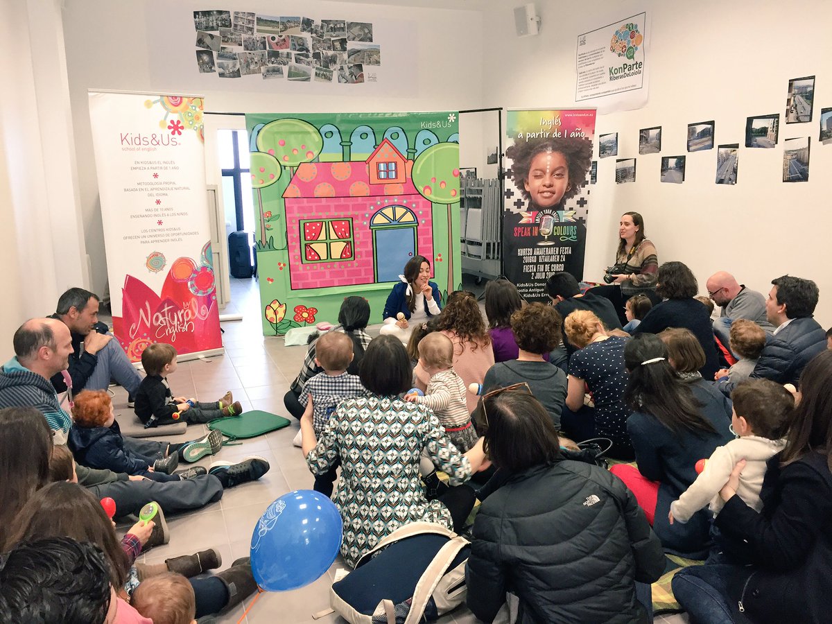 Lleno absoluto ¡y no es para menos! Fantástico cuenta cuentos gracias a <a href="/kids_us/">Kids&Us</a> en <a href="/RiberasdeLoiola/">Riberas de Loiola</a>