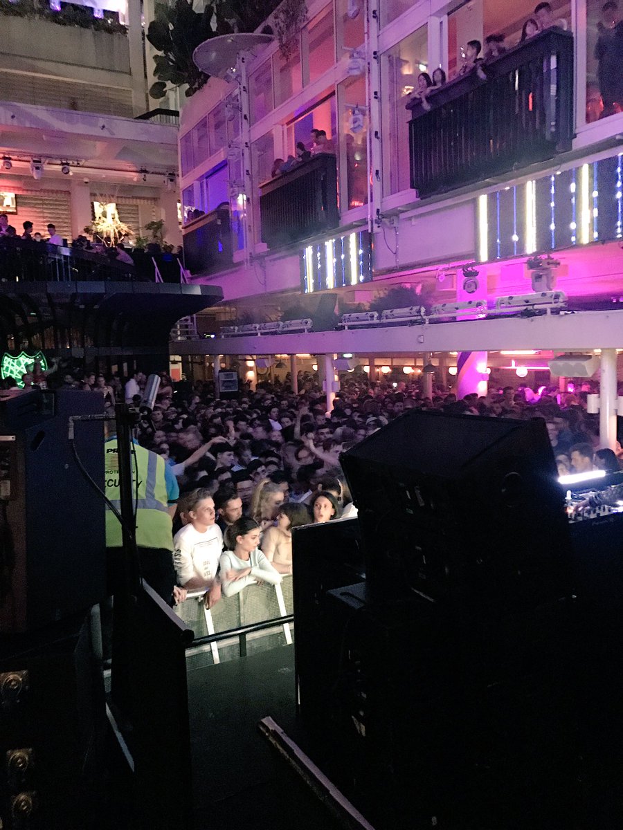 Full house for <a href="/MartinGarrix/">MARTIN GARRIX</a> at <a href="/pachasydney/">Sydney pacha</a> - PACKED AF 😱😱😱