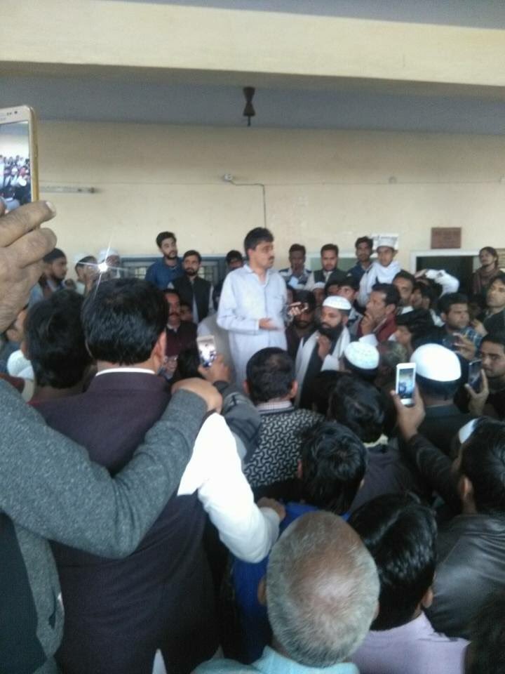 Imranmasood_Inc's tweet photo. मेरा हथियार गिरा है मेरा मेयार नहीं 
मै हारा नहीं हूँ मेदाने जंग में हूँ....||| https://t.co/j4GHPP5dbc