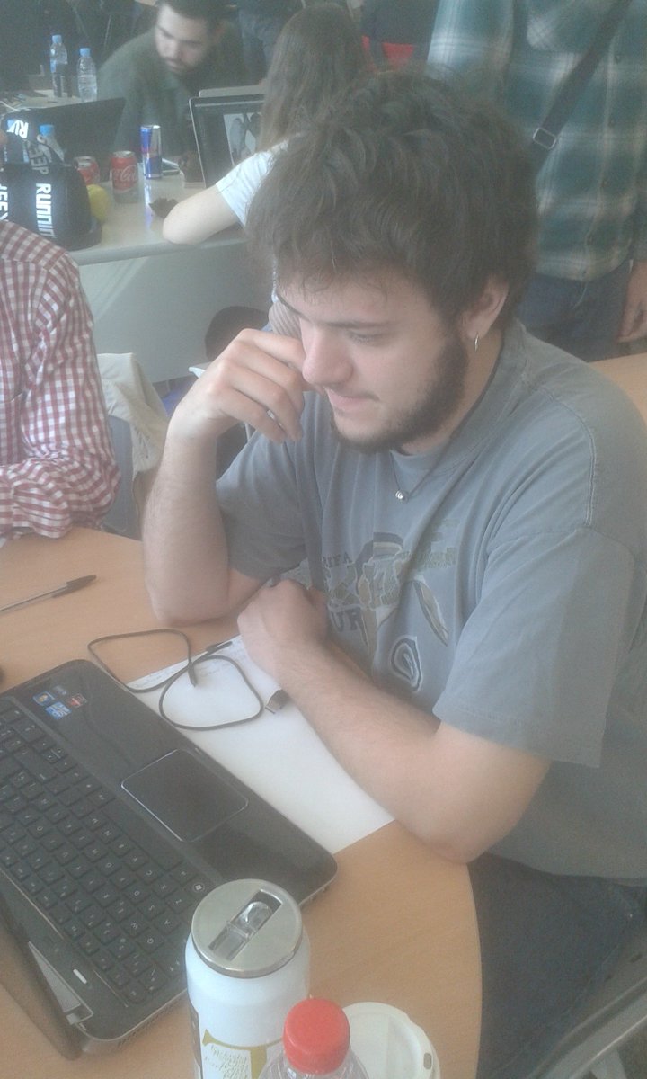 KnowVersity's tweet image. @dgonzalezfiloso Nuestro desarrollador de backend. Un verdadero maquina.