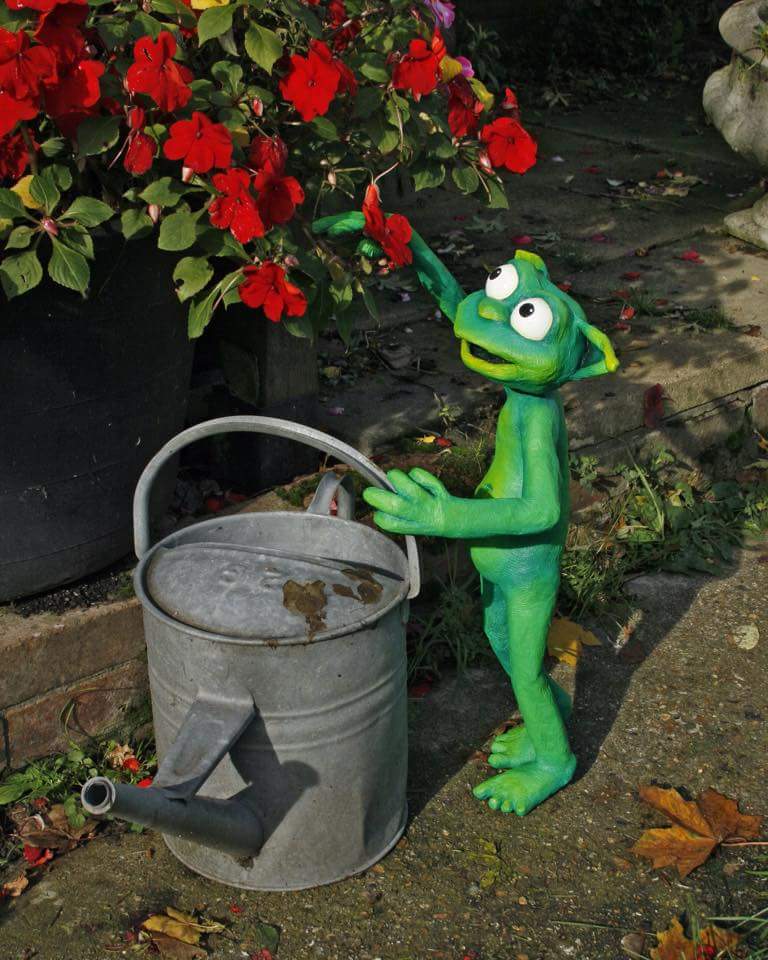 Spring is here! Are you in the garden today? 
#papiermache #gardening #SpringTime