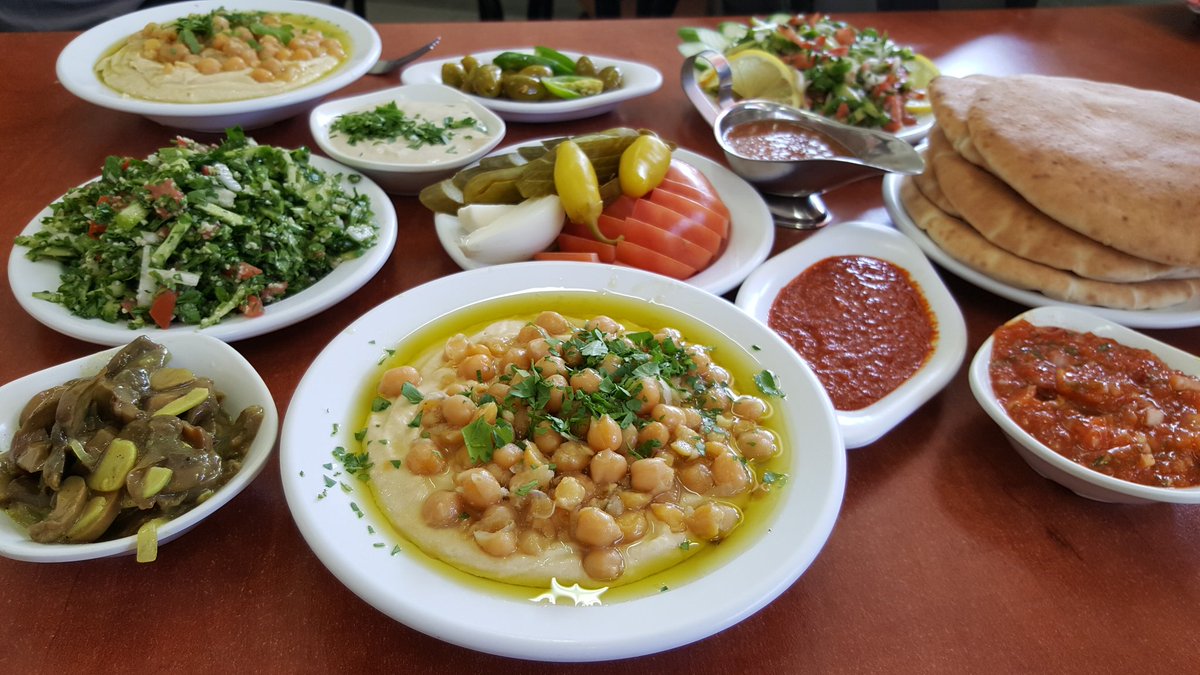 GalileanKitchen's tweet image. A #hummous #feast....freshly made with all the trimmings.....#delicious.... #TheGalileanKitchen #Galilee #food #pitta #tahina #lunch #Israel