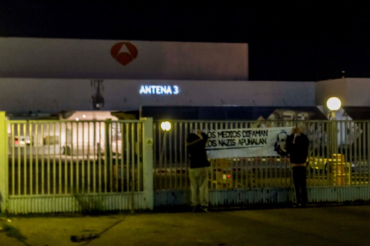AntifaMadrid's tweet photo. Este 11 de Marzo, Madrid amanece recordando a Carlos y condenando la manipulación mediática.
Más información en: https://t.co/Qzs34HB86e https://t.co/sGQvyfr9HL