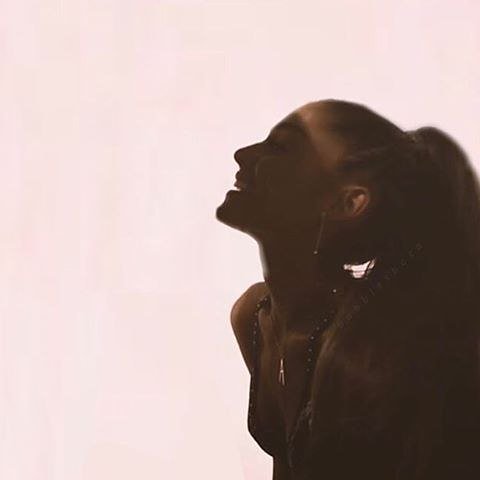 Ariana Grande 👑 (@lprivarigrandel) on Twitter photo 