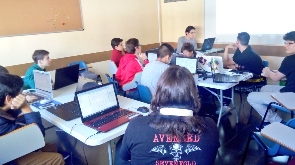majadajoven's tweet image. Seguimos con #java en #CoderdojoMajadahonda gracias a nuestro #mentor @Javi_Pronoide