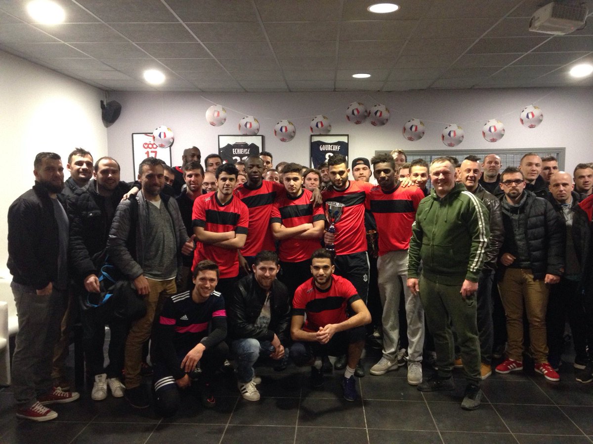 CeacomLeHavre's tweet photo. Ils sont nos champions ! Le #CeacomFootballClub a remporté mardi la #WorkingCup à l'@ArenaFive ! #SportEntreprise #LeHavre #LH #CeacomSport https://t.co/2DXAy9c2zQ