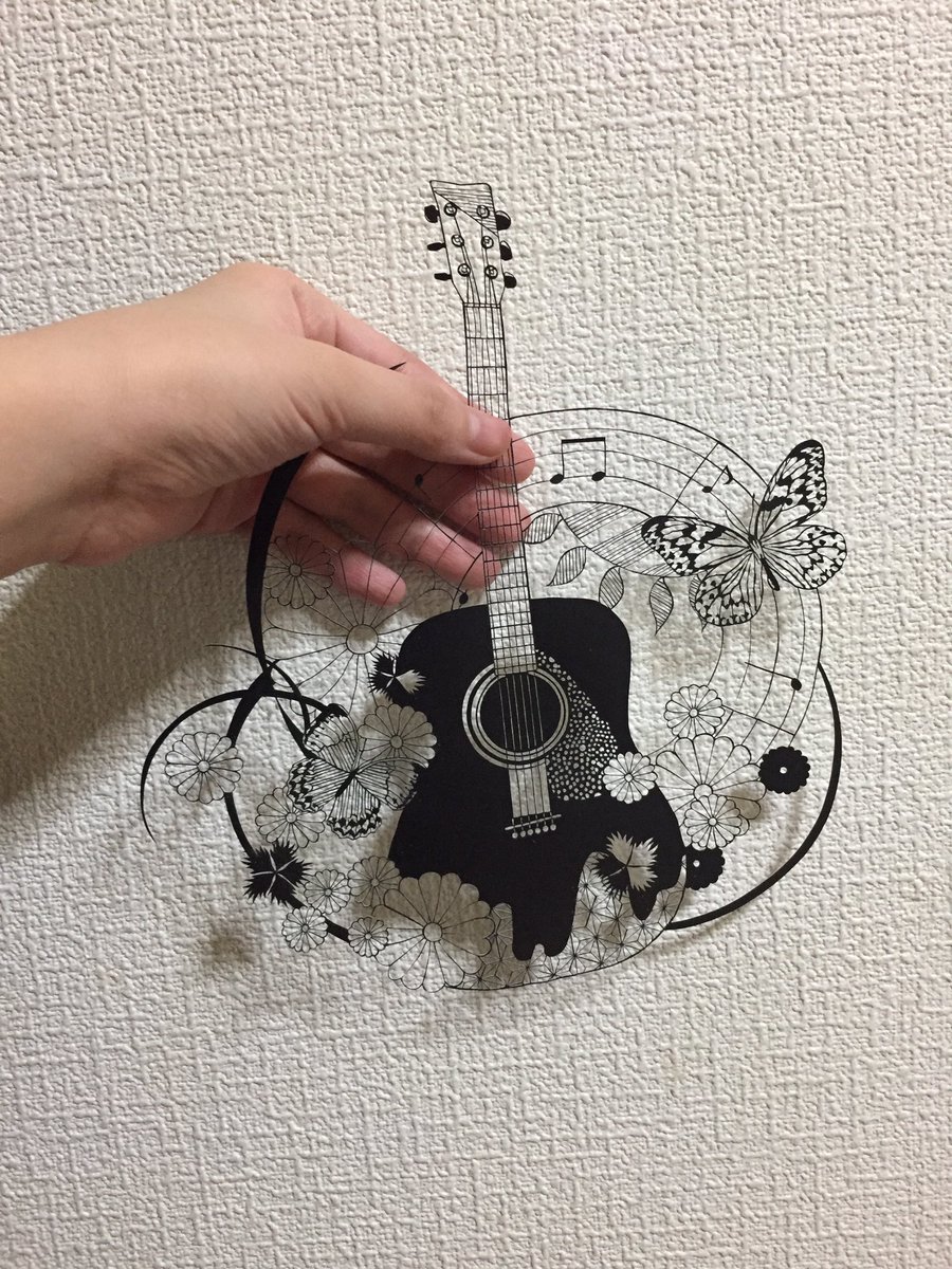 なつのき 切り絵 完成 ギターです W 良かったら見てください 切り絵 なつのき 切り絵 完成 ギターです W 良かったら見てください 切り絵