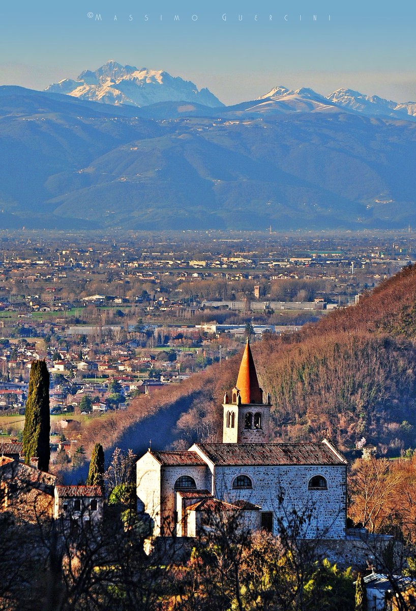 Incomparabile bellezza #imieisentieri #chiesasansabino #Torreglia #landscapephotography #ColliEuganei <a href="/ColliEuganei_it/">Colli Euganei</a> <a href="/ParcoColli/">Parco Colli Euganei</a> #Italia