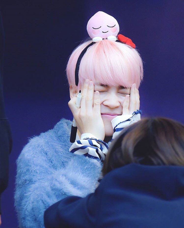 rr_jimin's tweet photo. BTS垢始めました！

🌹99line
🌹ジミンペン
🌹埼玉に進撃予定

ちむちむラブ
たくさんのARMYと繋がりたい！

#BTS好きな人と猛烈に絡みたいのでこれを見た人はRTしてください #BTS #防弾少年団 #ARMYと繋がりたい #ジミンペン https://t.co/CSSTO1HNHK