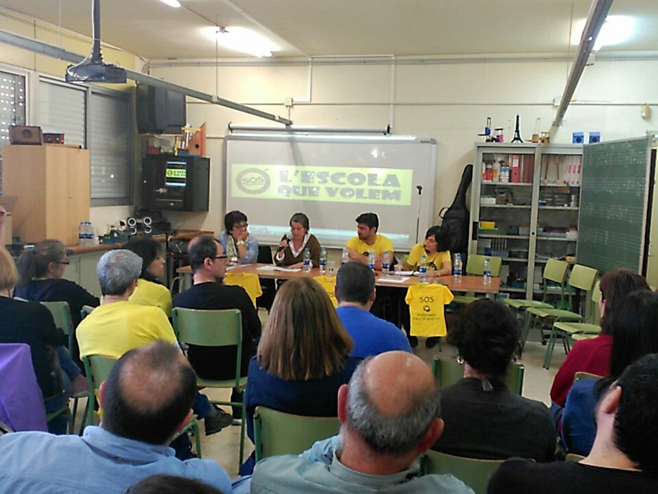 AkelharreJove's tweet photo. "A les administracions: escolteu-nos, doneu els recursos i deixeu-nos"
Jornades de @XarxaGrogaLH https://t.co/EsfEIxTzC4