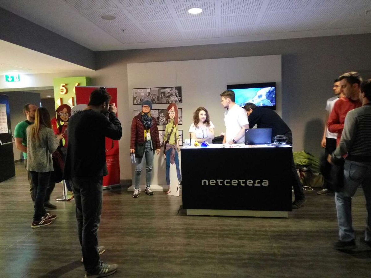 NetaCodeGirl's tweet image. Во тек е #Javaskop во Cineplexx во Skopje City Mall, на кој Netcetera e главен спонзор. Погледнете само дел од атмосферата. :)
