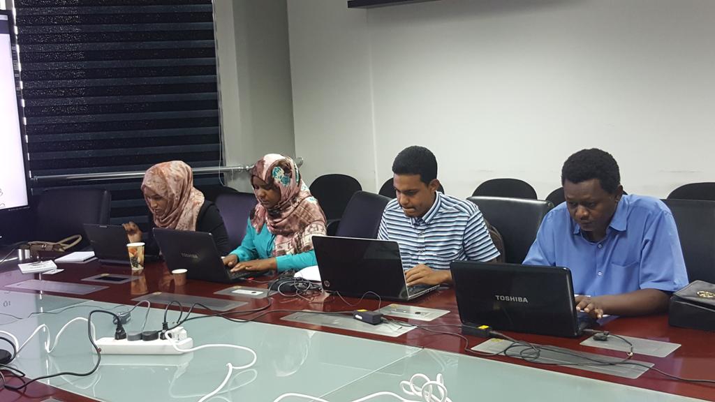SudanNOG's tweet image. #SdNOG  participants  working  hard  to solve  the #Unix_Boot_Camp  quizzes ☺