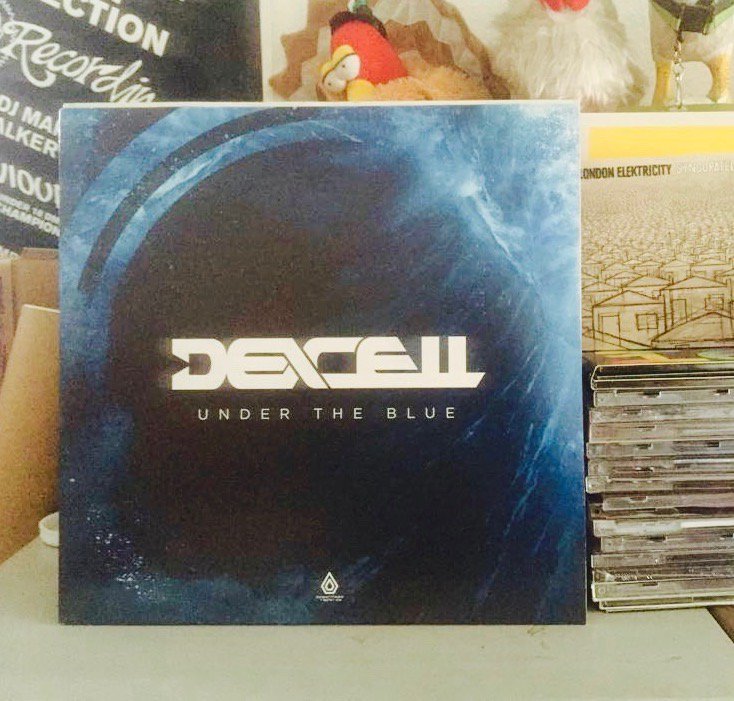 thanks mr Postie!! its <a href="/DexcellDnB/">DΞXCΞLL</a>'s album out 24 March on <a href="/spearheadrecs/">Spearhead Records</a>. I've a few collabs on it too 🎤😀 here's what the vinyl looks like