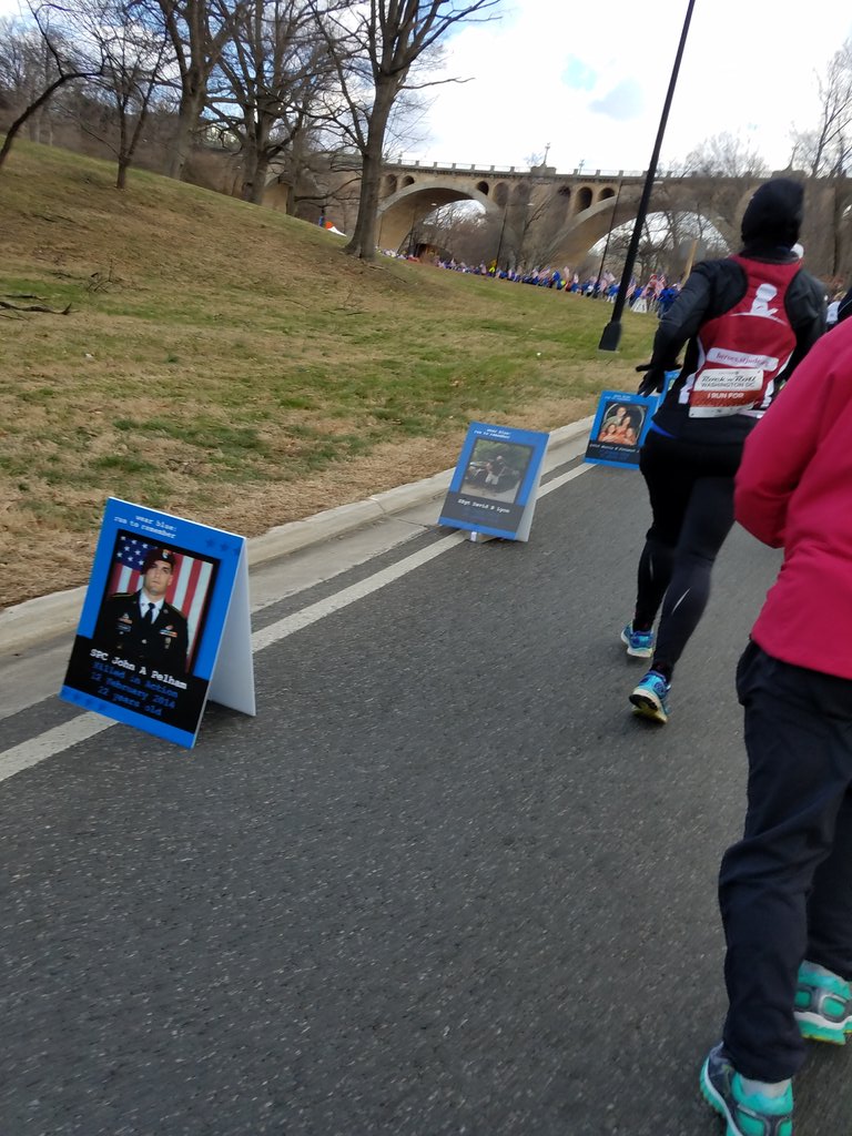 melissasmithtri's tweet photo. Thanks to the military men &amp; women &amp; families of the fallen who lined the streets @RunRocknRoll #RNRDC marathon today in DC #motivation https://t.co/vdmU2YdZpa