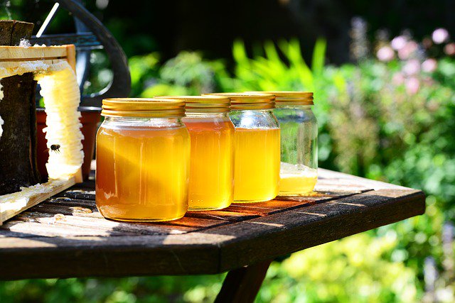 pttrco's tweet photo. Try using honey as a facial cleanser & rinse with lukewarm water! #exfoliate #natural #organic #beautytips https://t.co/EBBIAGF6qB